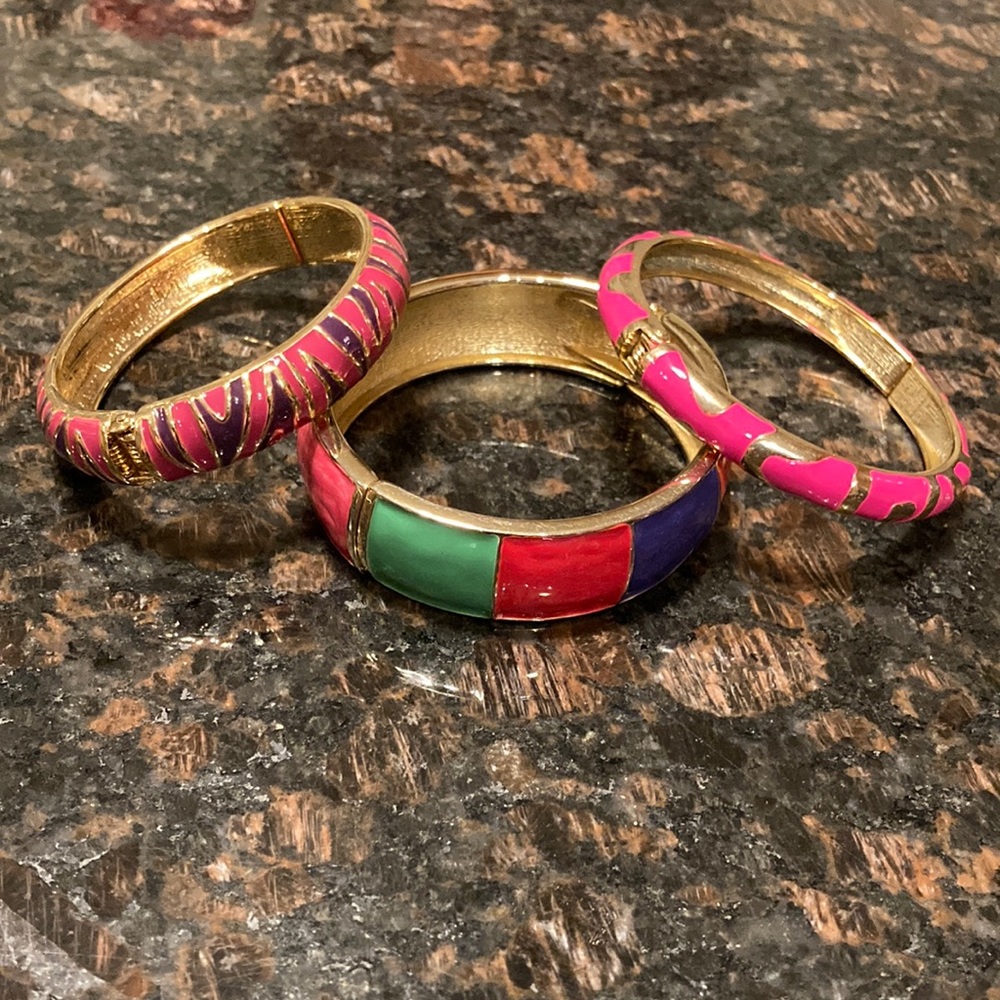 Three women’s spring expand bangle bracelets